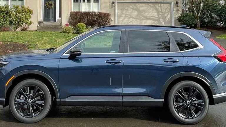 2023-Honda-CR-V-Hybrid-AWD-Sport-Touring-IMG_3591-featured-image (1)