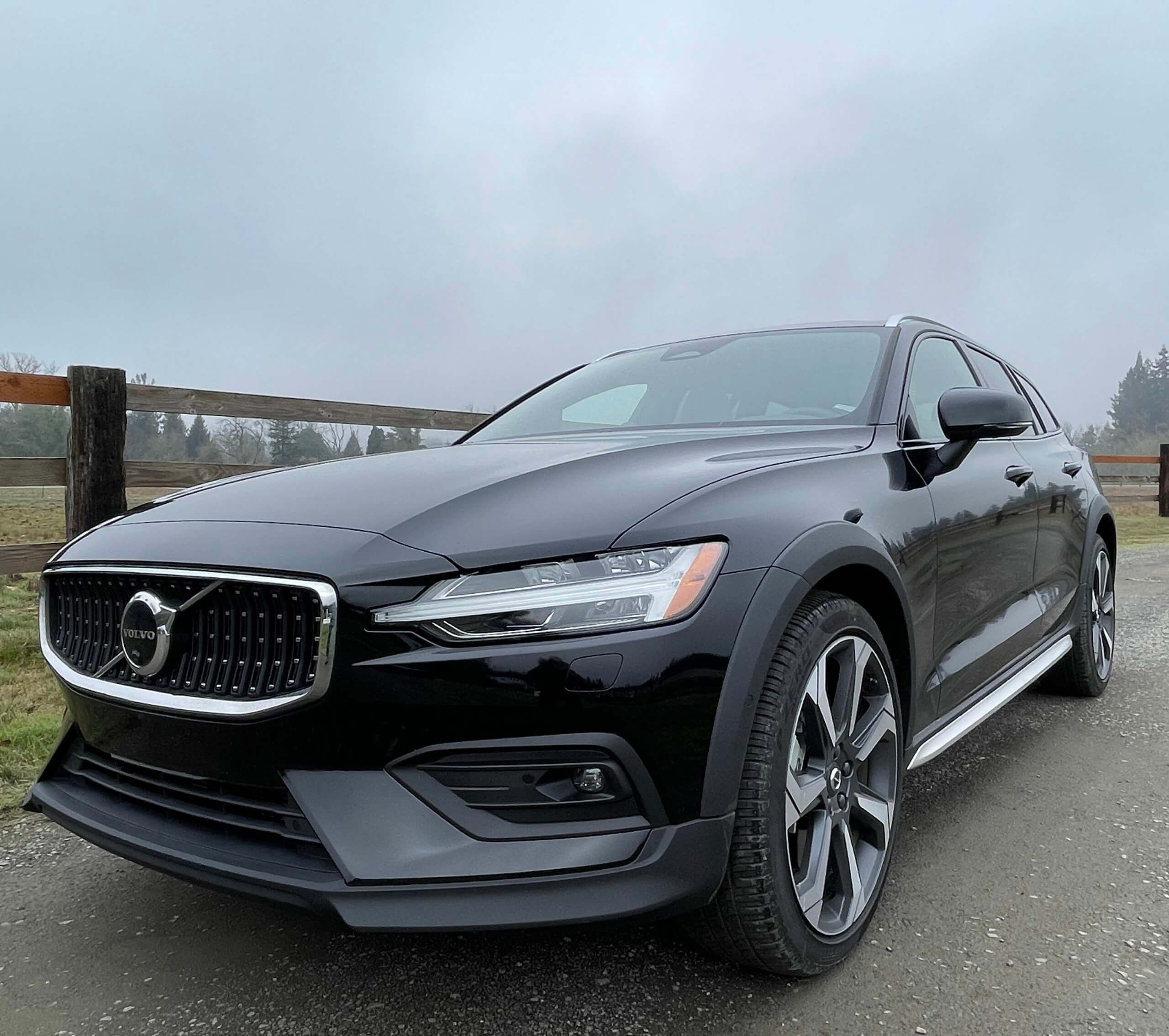 2023 Volvo V60 Cross Country B5 AWD Ultimate | AAA Oregon/Idaho