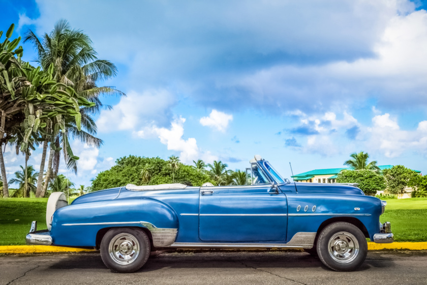 American blue convertible vintage car parked on the golf club in Varadero Cuba – Serie Cuba Reportage