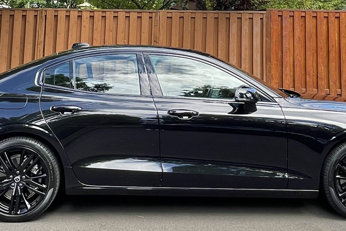 2023 Volvo S60 Recharge AWD Ultimate Black Edition