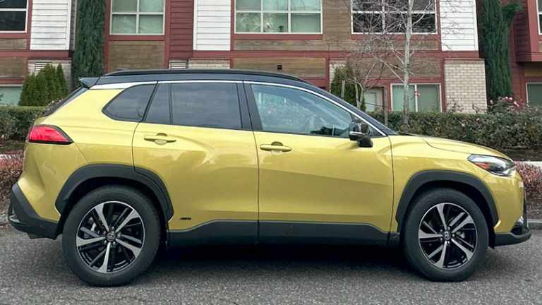 2023 Toyota Corolla Cross Hybrid XSE IMG_9754 featured image 2023 Toyota Corolla Cross Hybrid XSE