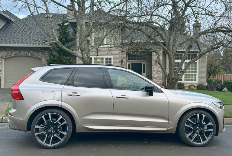 2024 Volvo XC60 Recharge eAWD Ultimate AAA Oregon/Idaho