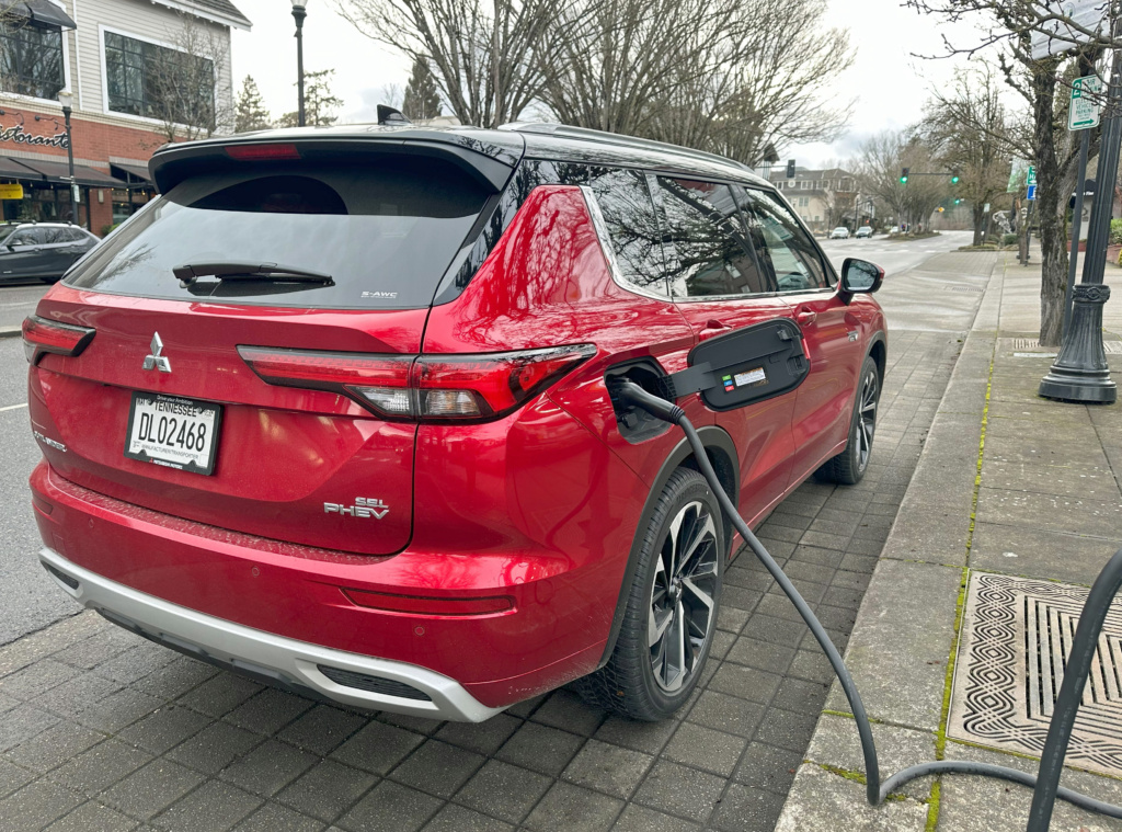 2024 Mitsubishi Outlander PHEV SEL S-AWC