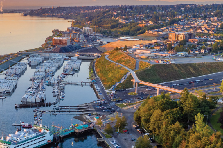 Dune_Peninsula_at_Point_Defiance_Park_with_Ferry