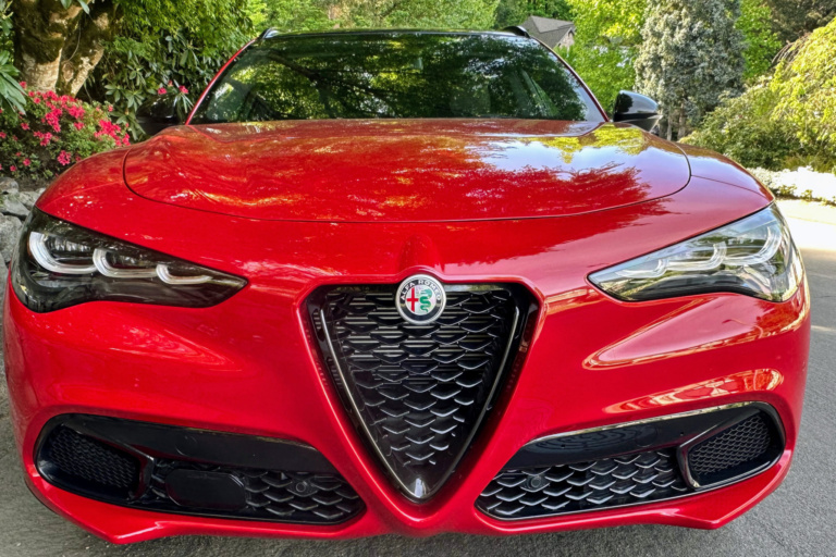 2025 Alfa Romeo Stelvio Veloce