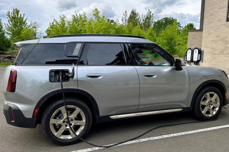 2025 MINI Countryman SE ALL4 EV IMG_8879 top of page 2025 MINI Countryman SE ALL4