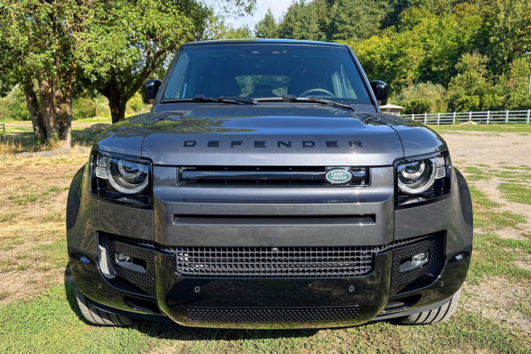 2025 Land Rover Defender 110 X-Dynamic SE IMG_1474 top of page 2 2025 Land Rover Defender 110 X-Dynamic SE