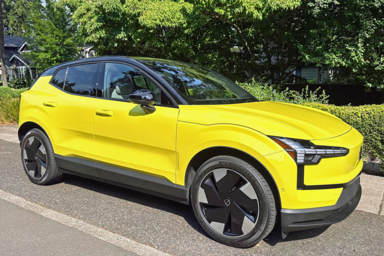 2025 Volvo EX30 Twin Motor Performance AWD ULTRA