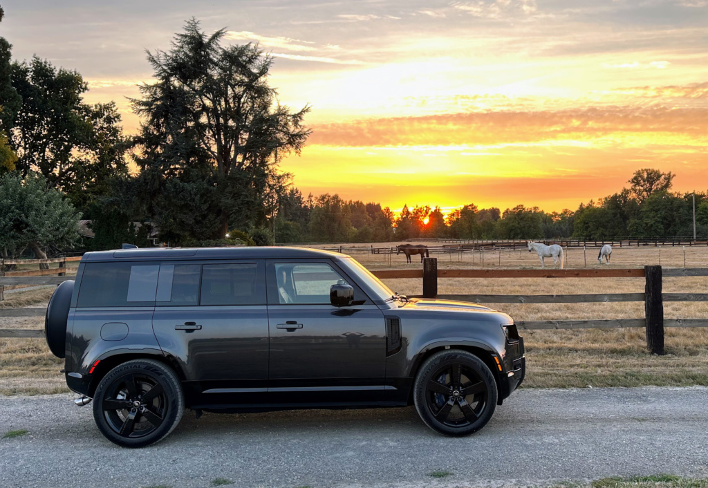 2025 Land Rover Defender 110 X-Dynamic SE